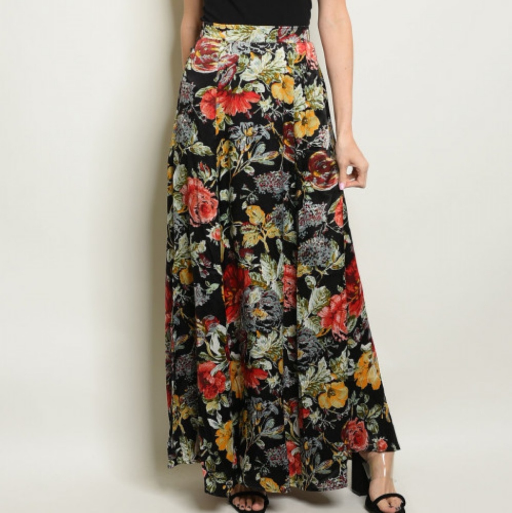 BLACK FLORAL DRESS - Picture 2 of 7